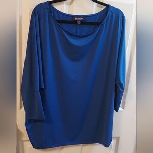 SOLD.. Roaman's.. women blue size 18/20 blouse. Sleeves are to elbows